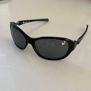 Oakley women’s black sunglasses